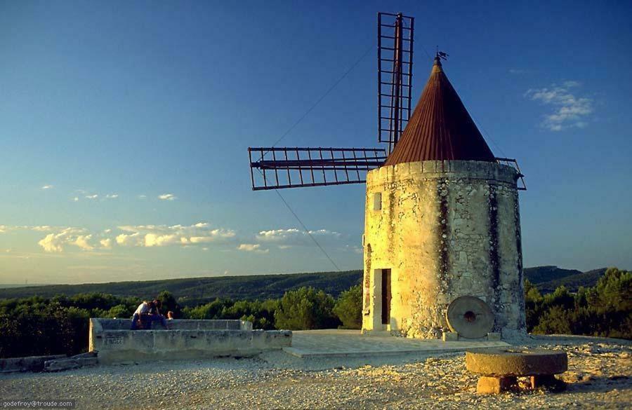 Вилла La Capucinette A L'Ombre Du Marronnier Моссан-лез-Альпий Экстерьер фото